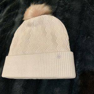 lululemon Sherpa Weave Pom Beanie O/S
